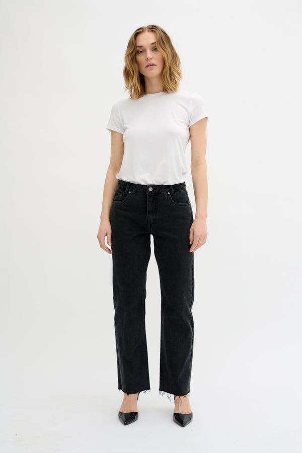 Henna Jeans - My Essential Wardrobe