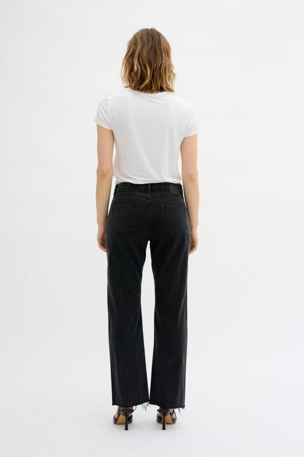 Henna Jeans - My Essential Wardrobe