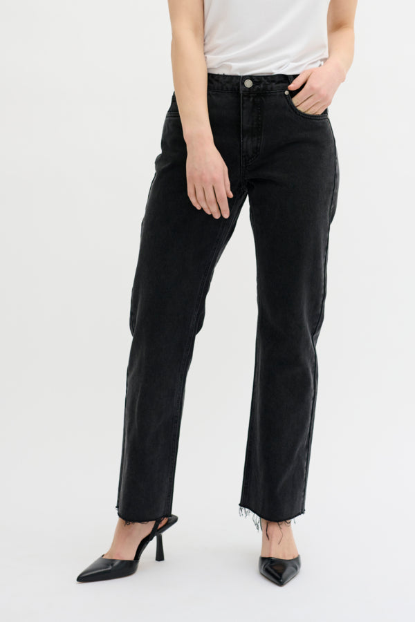 Henna Jeans - My Essential Wardrobe