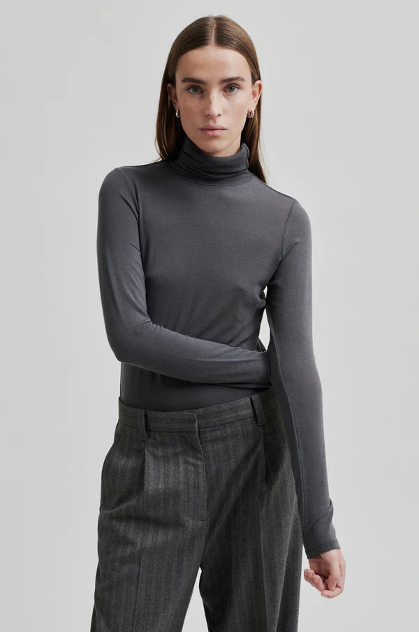 Matima T-Neck - Second Female