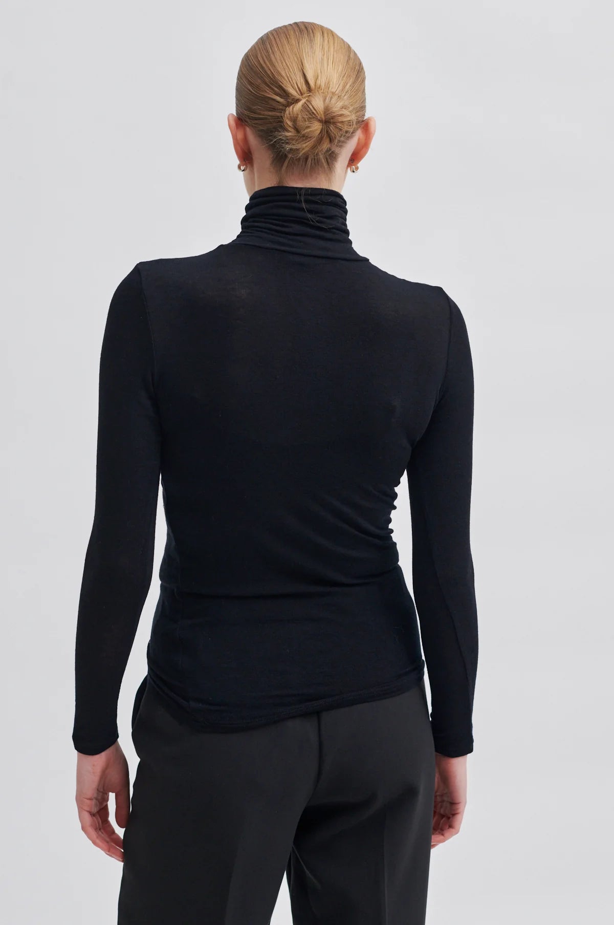 Matima T-Neck - Second Female