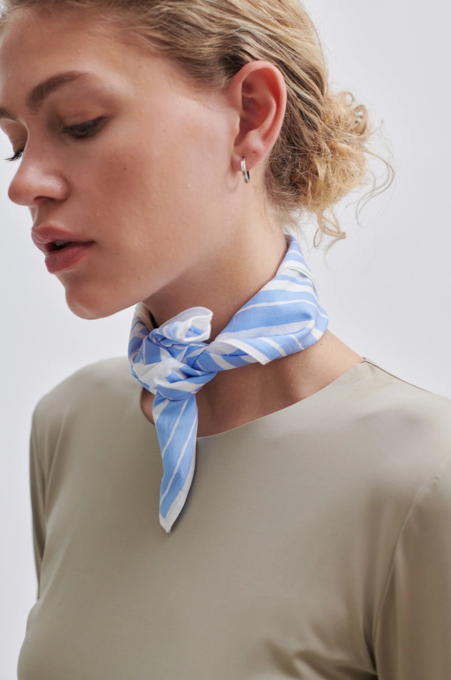 Monolog Scarf - Second Female