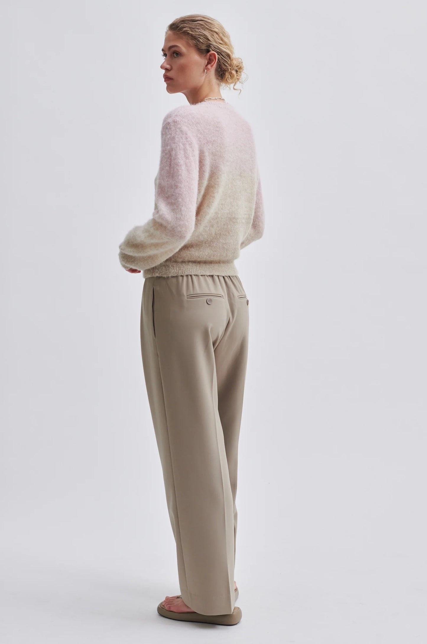 Lura Knit O-Neck - Second Female