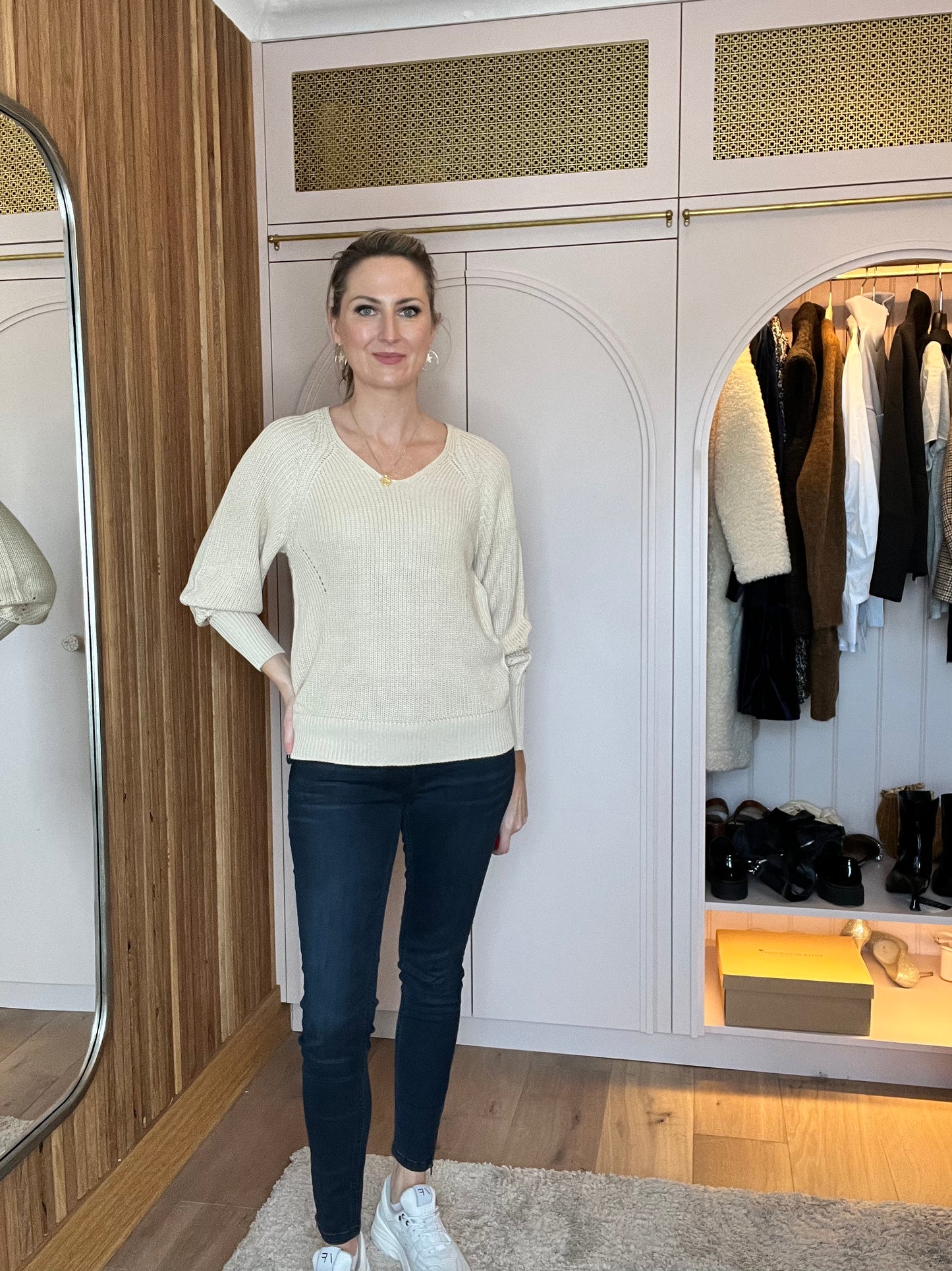 V-NECK JUMPER