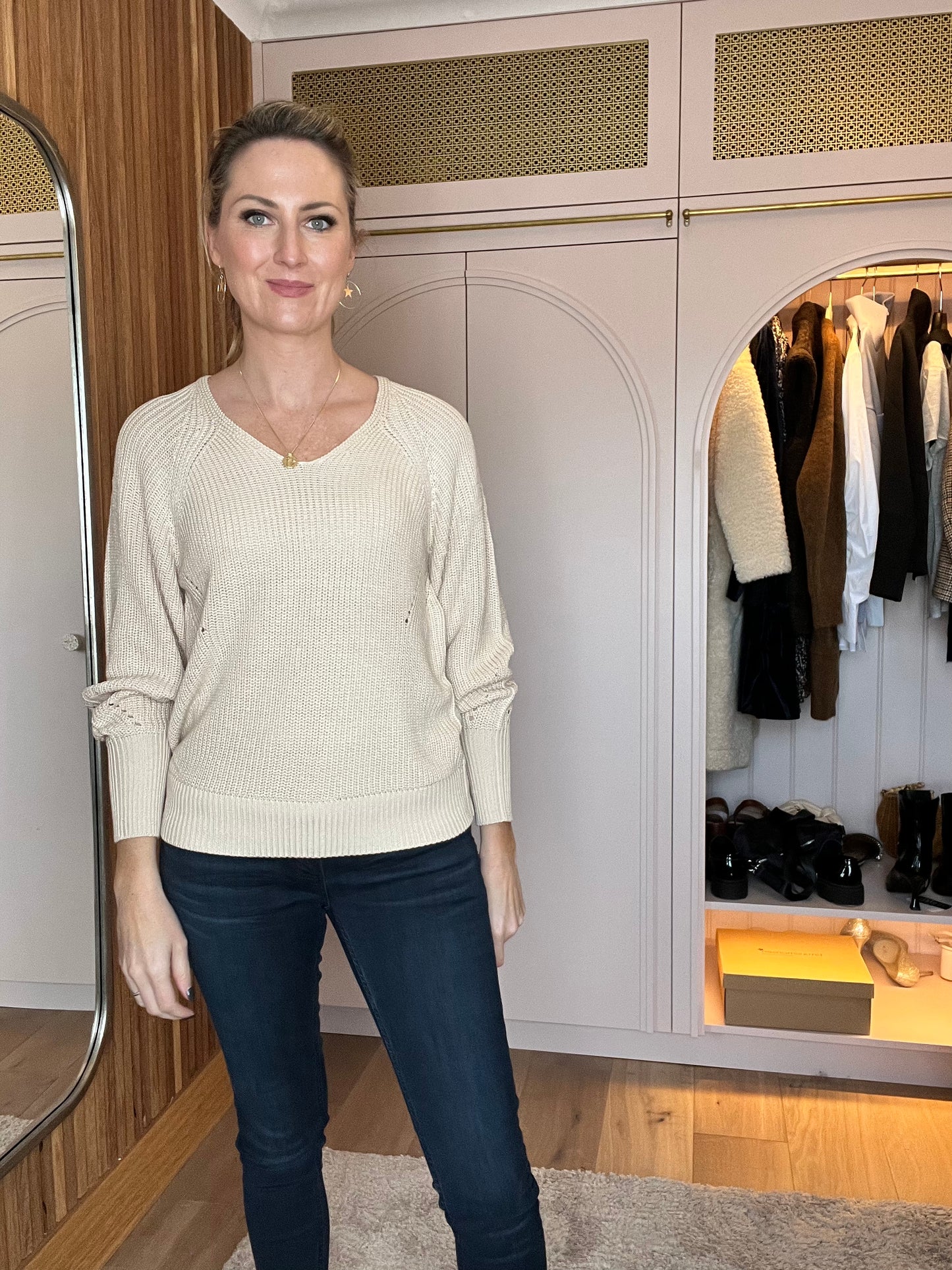V-NECK JUMPER