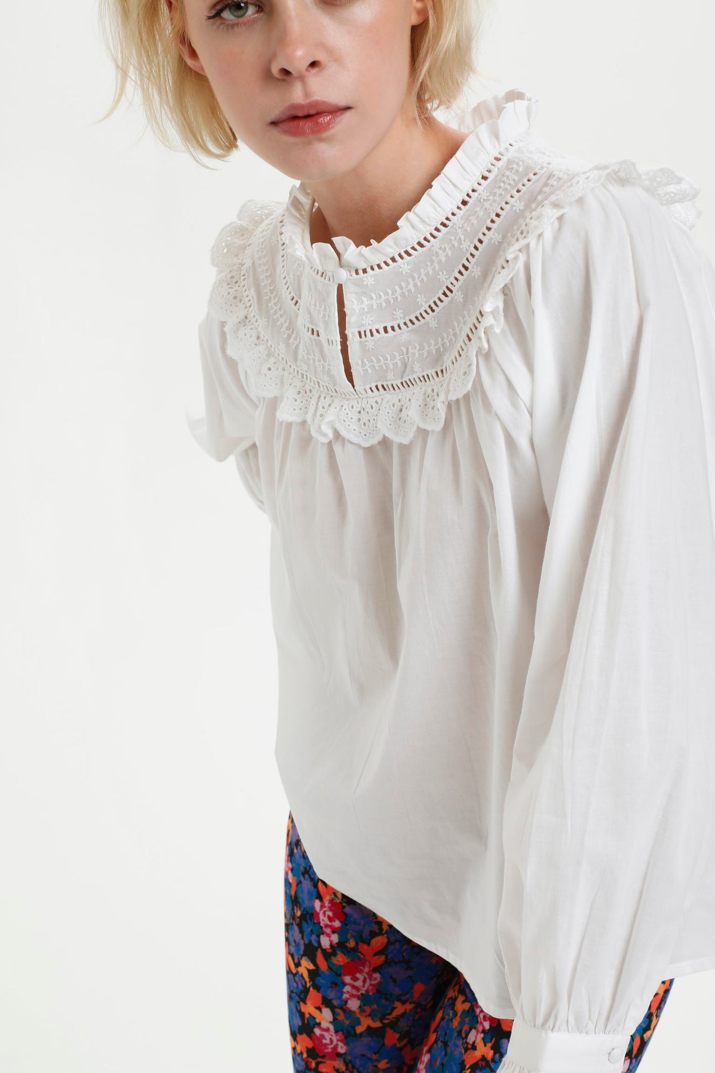 RUFFLE BLOUSE - KBS