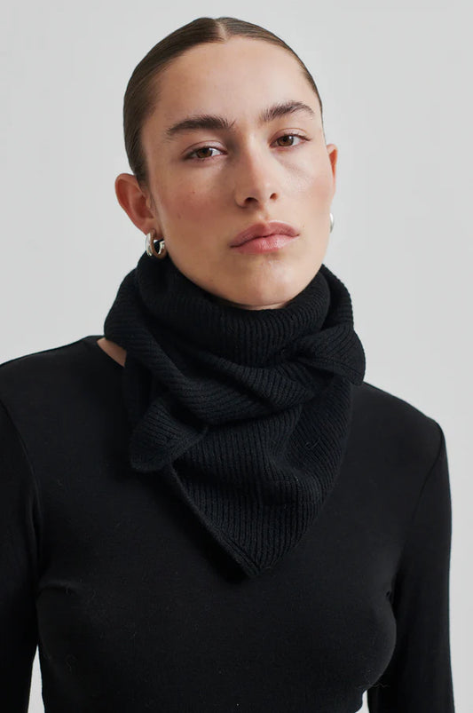 WINTA SCARF - SECOND FEMALE