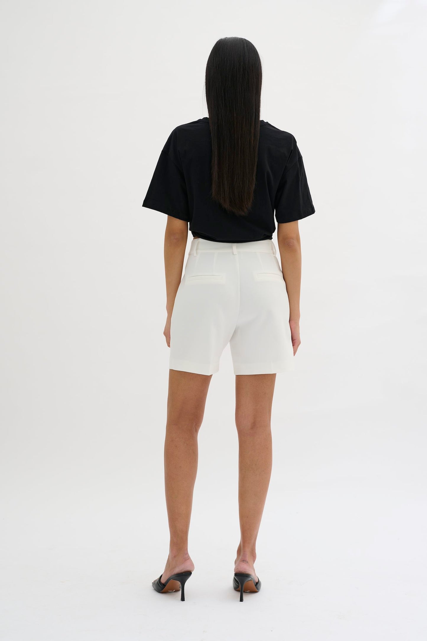 Yola Shorts - My Essential Wardrobe